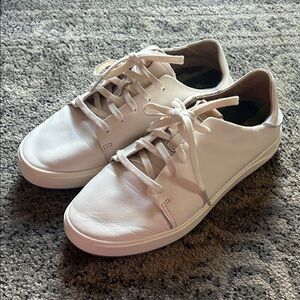 Olukai Women’s White Casual Golf Sneakers